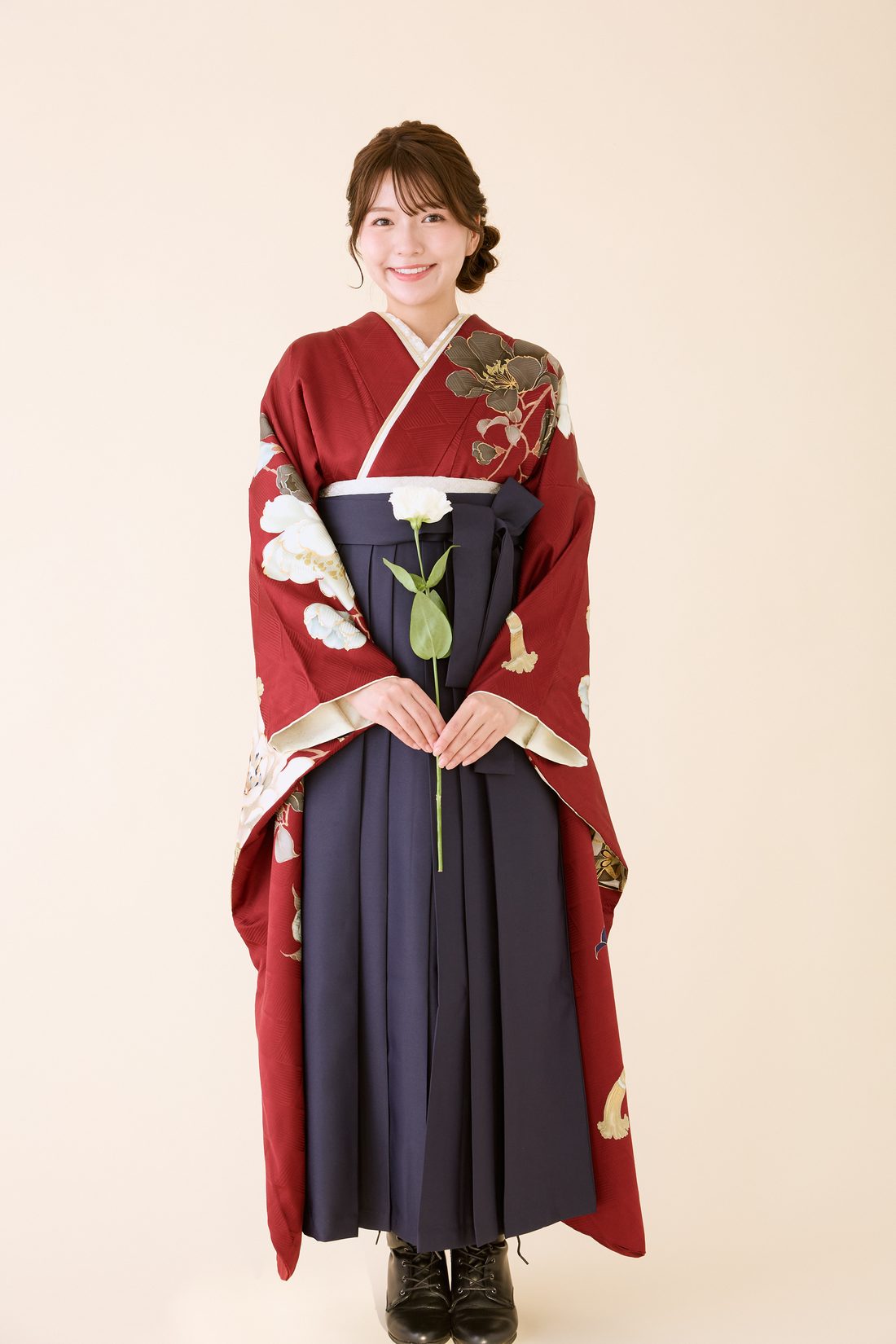 卒業袴 ポージング参考 一輪の花